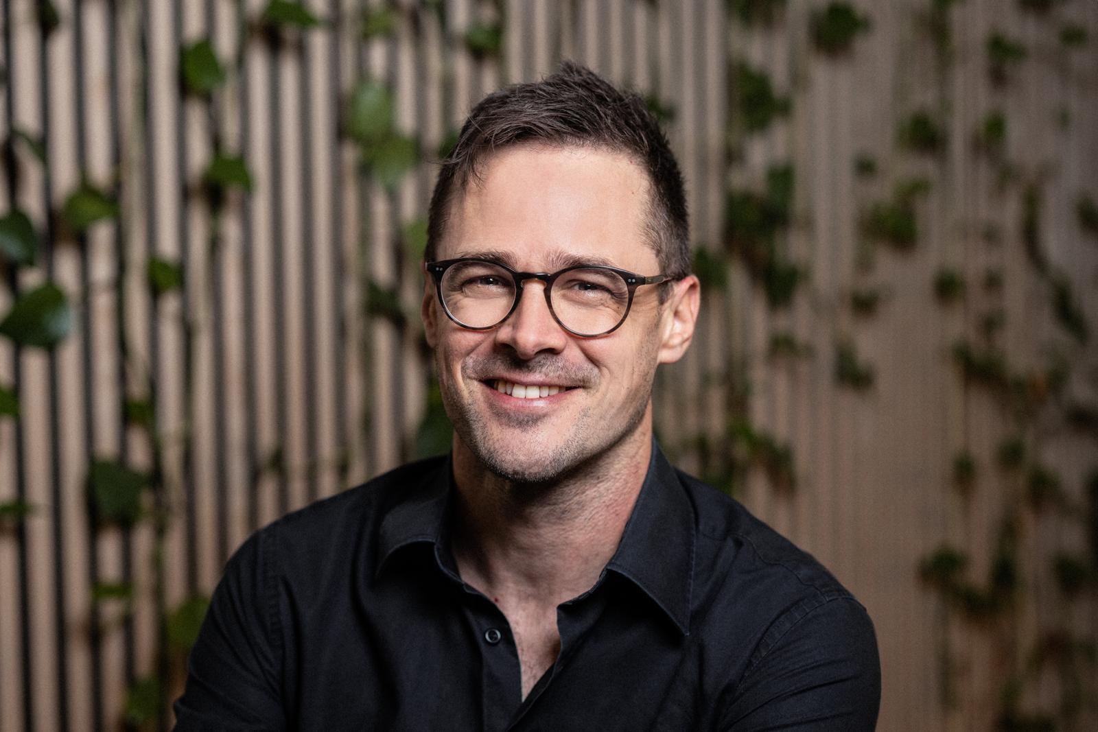 Mag. Bernhard Piller, MSc - Psychotherapeut in Wien mit Spezialisierung auf Psychoonkologie und Musiktherapie